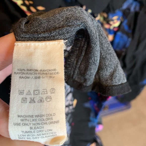 Free People Black Top Floral Flowers Small Boho - Picture 4 of 4